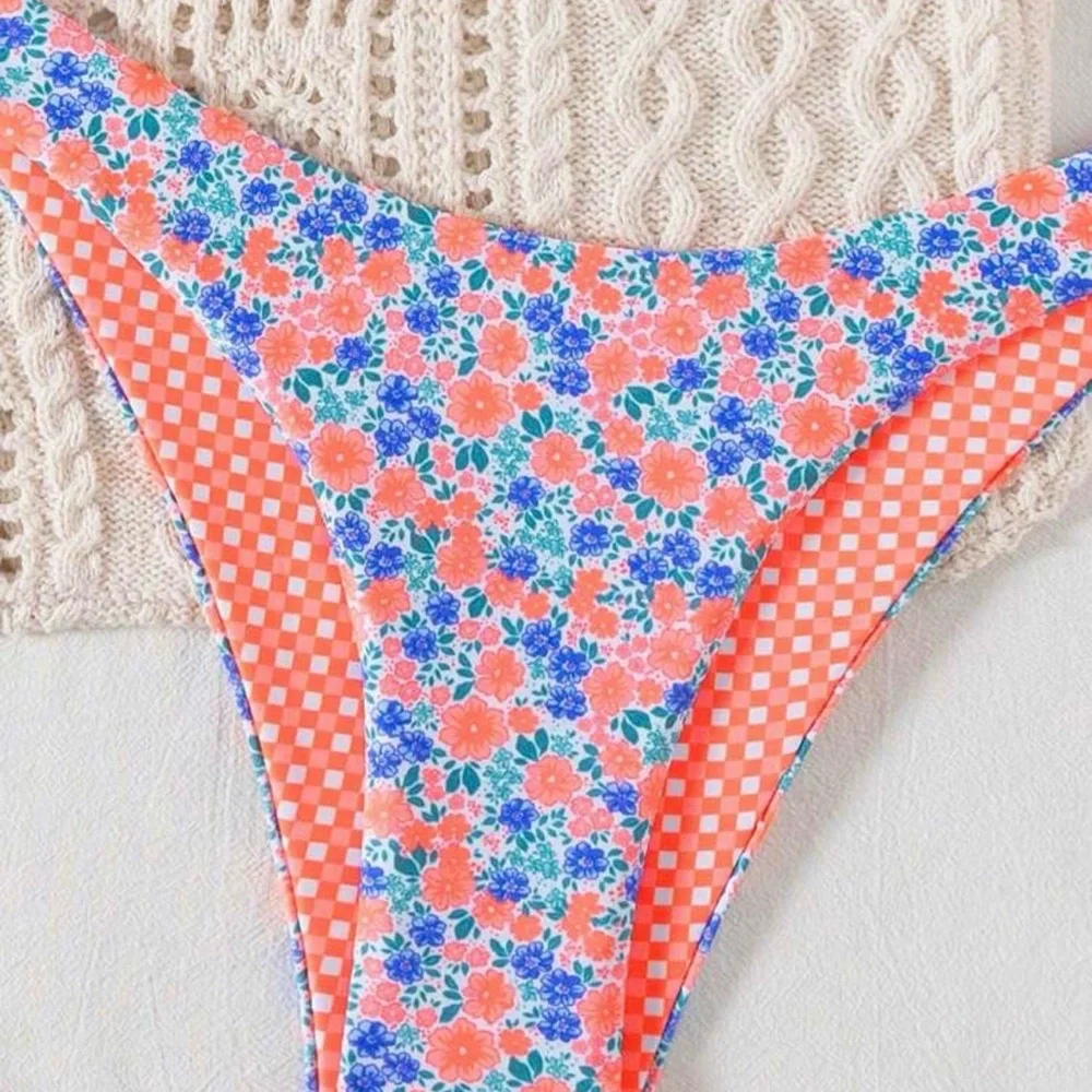 Floral Bikini Set with Crochet Bag - Picture 4 of 5